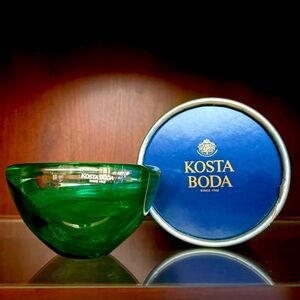 Kosta-Boda Atoll dark green votive candle holder. ❣️